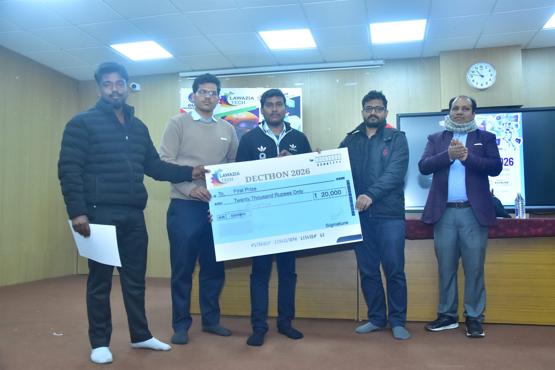 DECTHON 2026 first-prize handover, ₹20,000 cheque