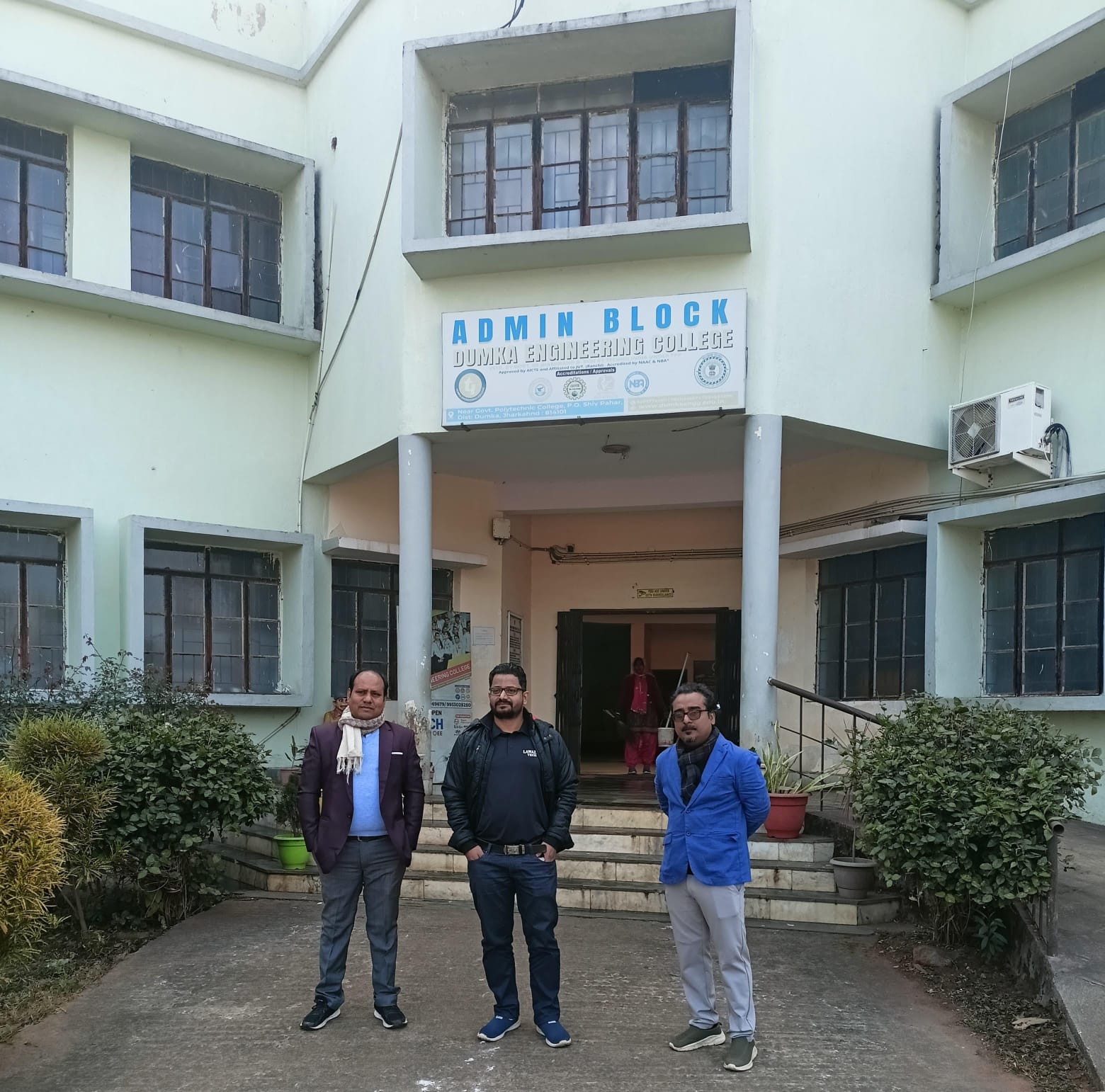 Certificate handover at Dumka Engineering College — Lawazia Tech × Excelrs Summer Internship
